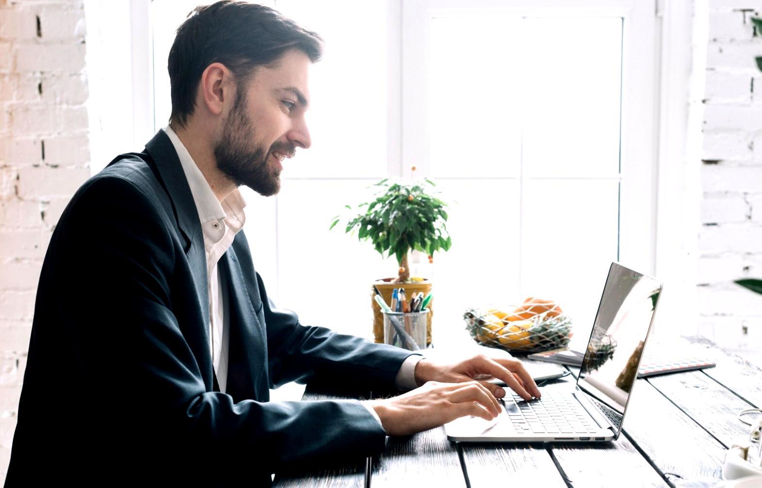 Financial planning workspace with collaborative approach
